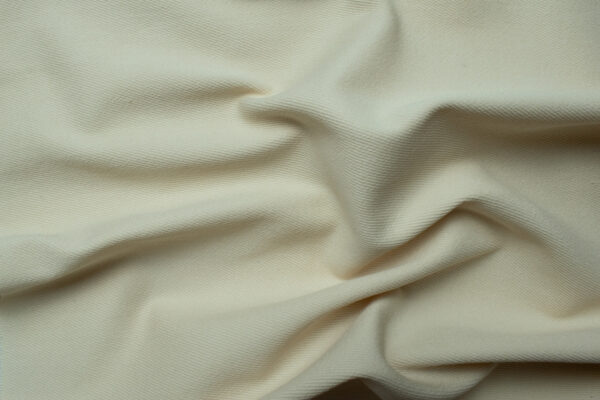 Костюмні тканини з еластаном: комфорт і зносостійкість